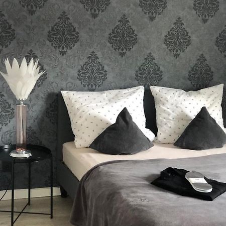 Body Kult Loft - Modernes Appartement Mit 2 Separaten Schlafzimmern Zwickau Zewnętrze zdjęcie